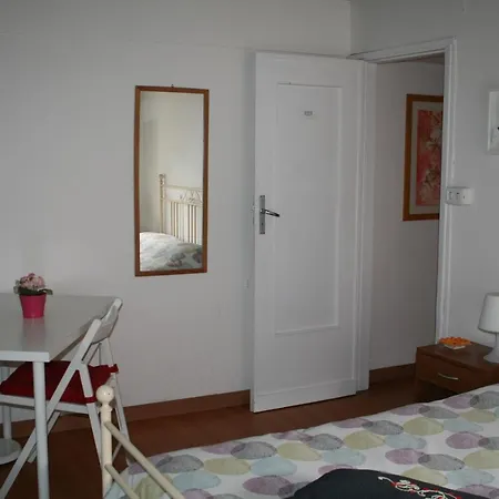 Casa Nipitella 2* Aeroporto di Catania Fontana Rossa